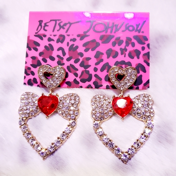 Gold ruby red and white crystal heart drop earring - Picture 5 of 11